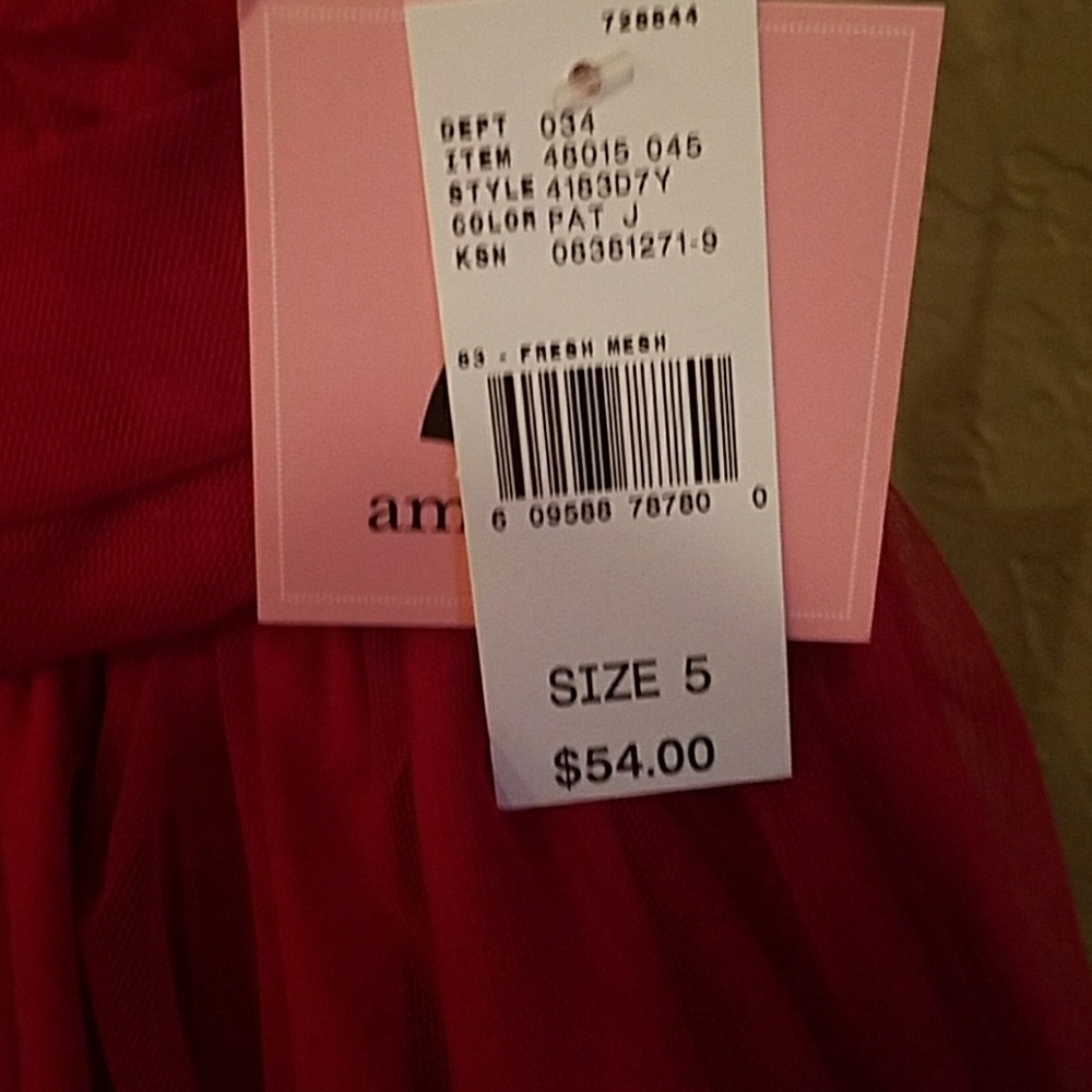 Amy's Closet Girls Dress With Sequins On Top. - Picture 4 of 7